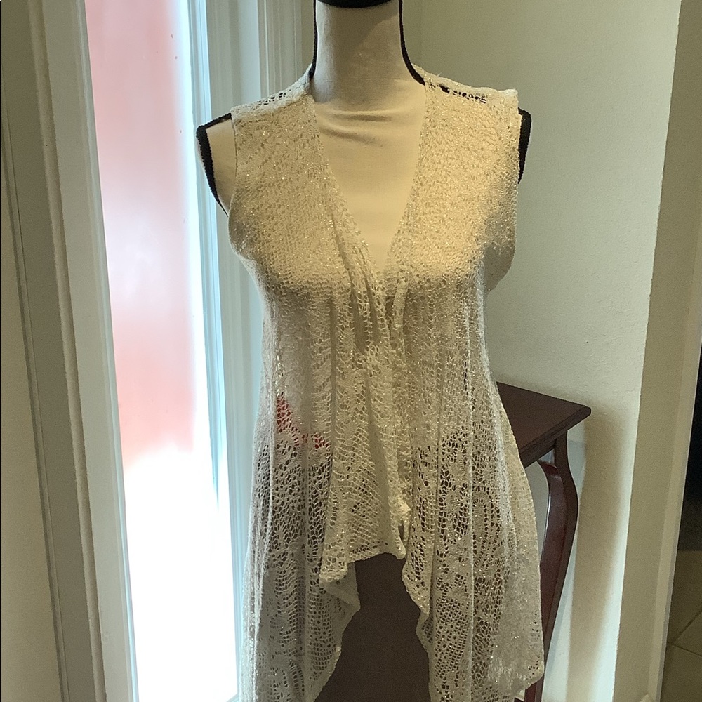 NEW LACE VEST-GILET WITH GOLD THREADS